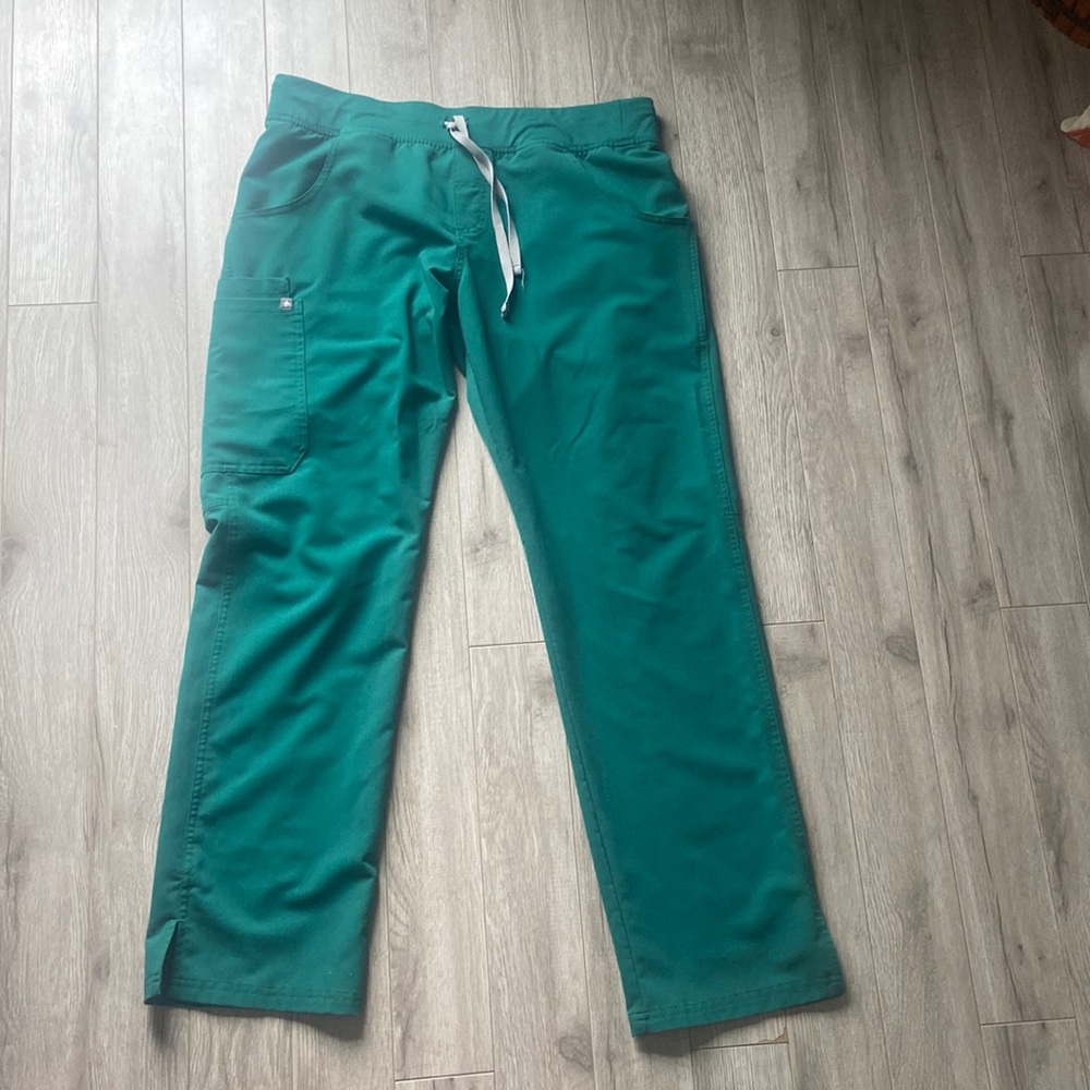 FIGS HUNTER GREEN SCRUB PANTS L